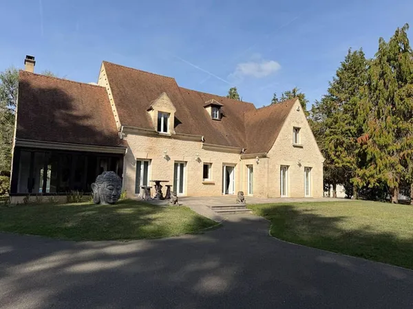 Villa 7 pièces 238 m²