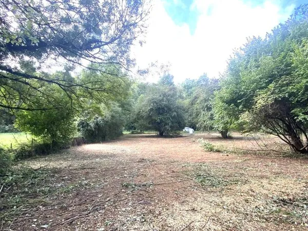 Terrain 2370 m²