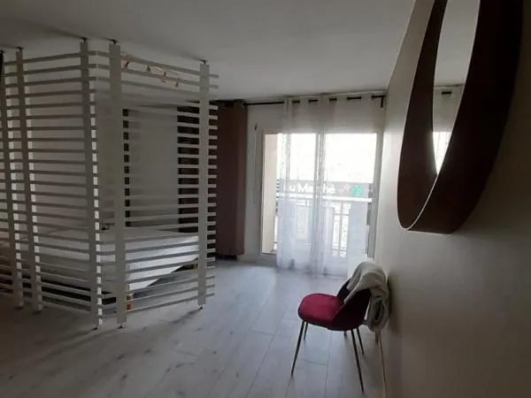 Studio 1 pièce 28 m²