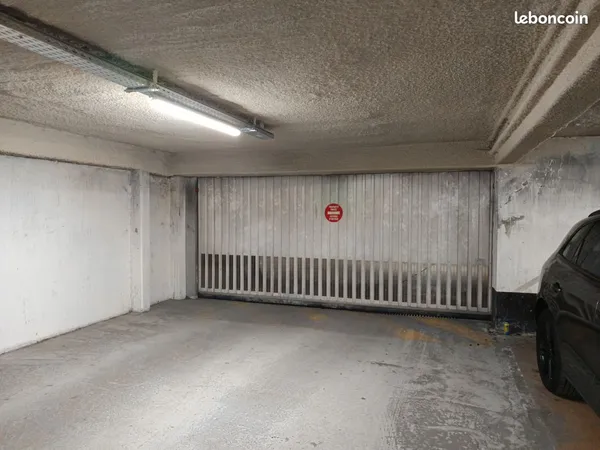 PLACE DE PARKING À LOUER - centre de CREIL