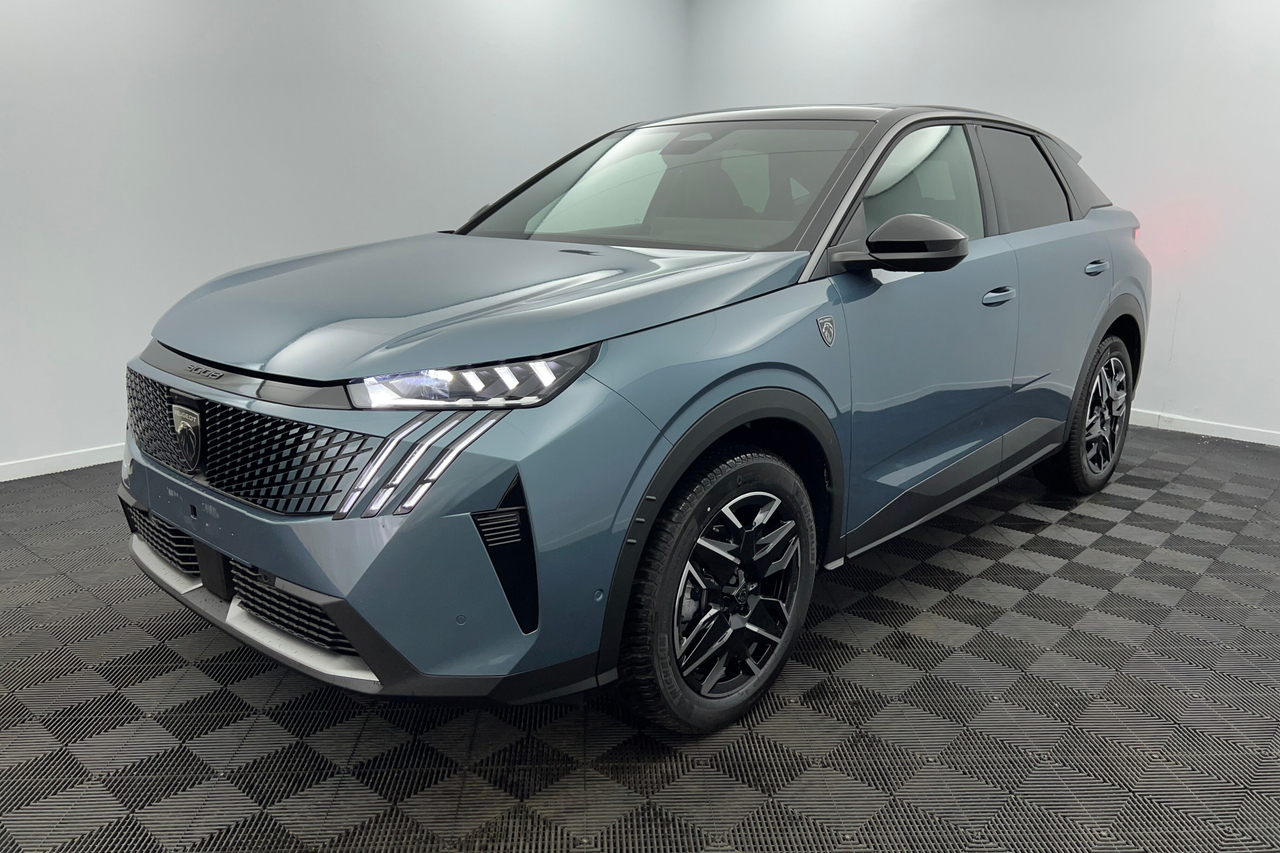 PEUGEOT 3008 Hybrid 145 e-DCS6 — photo 1
