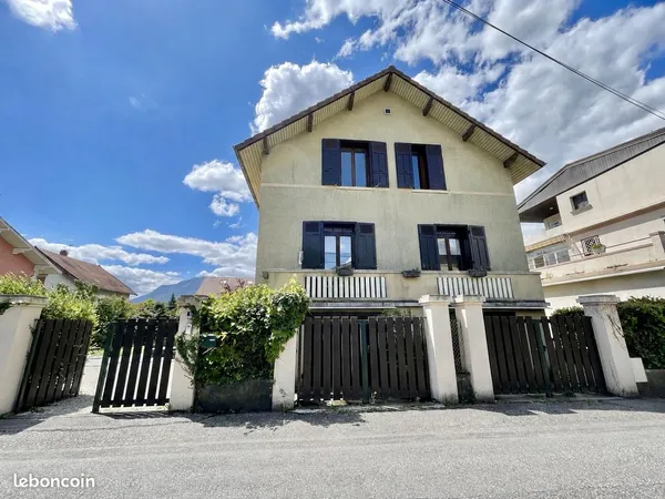Propriété 7 pièces 163 m²