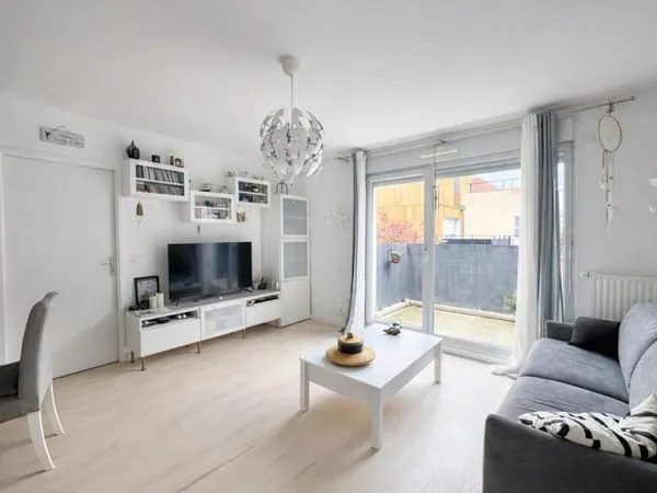 COUP DE COEUR - Appartement lumineux avec extérieur - Coteaux de Chènnevieres