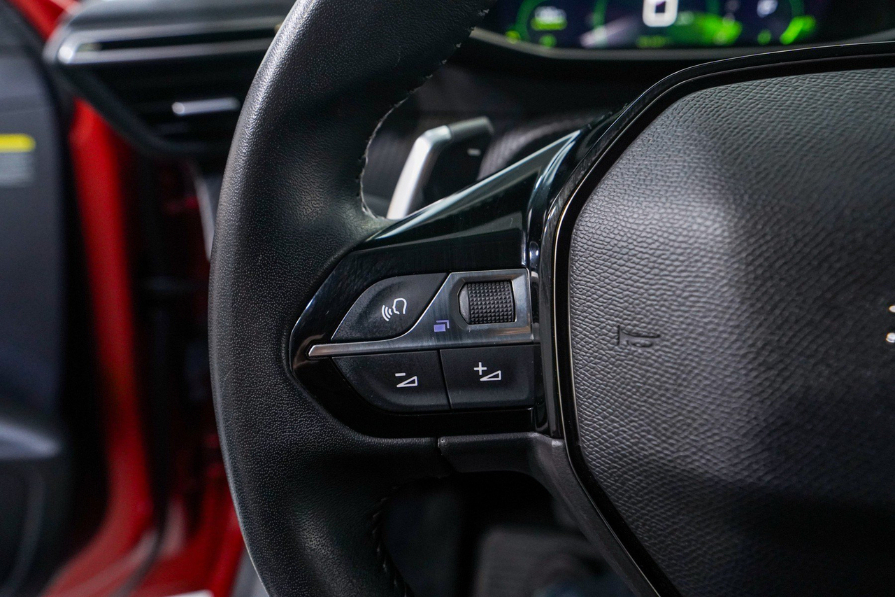 Peugeot 208 — photo 20