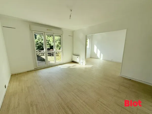 EXCLUSIVITE BLOT - APPARTEMENT T4 - 73 M² - MÉTRO TRIANGLE - BALCON OUEST