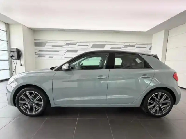 Audi A1 sportback 25 tfsi 95ch design s tronic 7 — photo 9