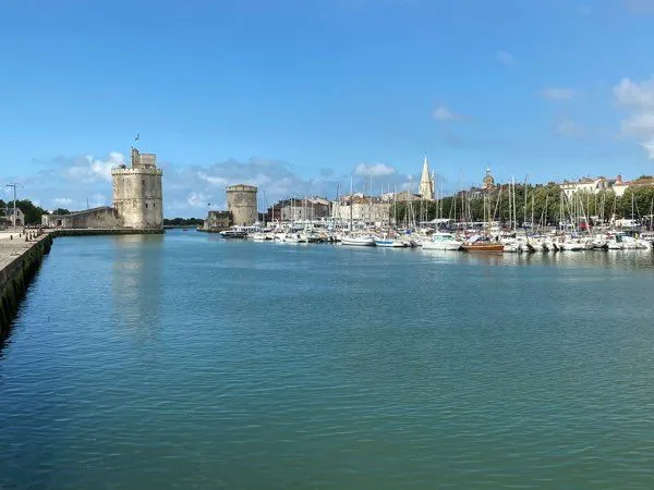 La Rochelle- vieux port- face mer Meublé