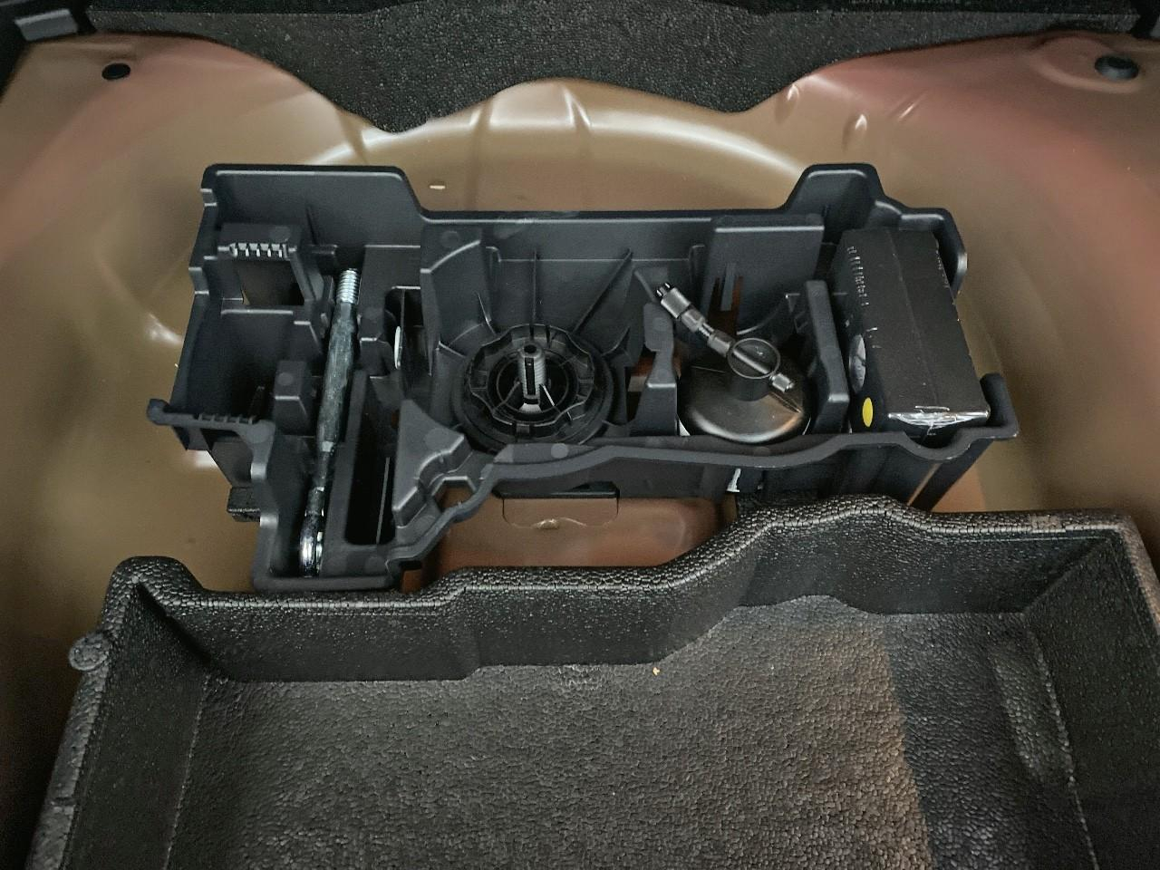 Peugeot 2008 hybrid 145 ch e-dcs6 allure — photo 16