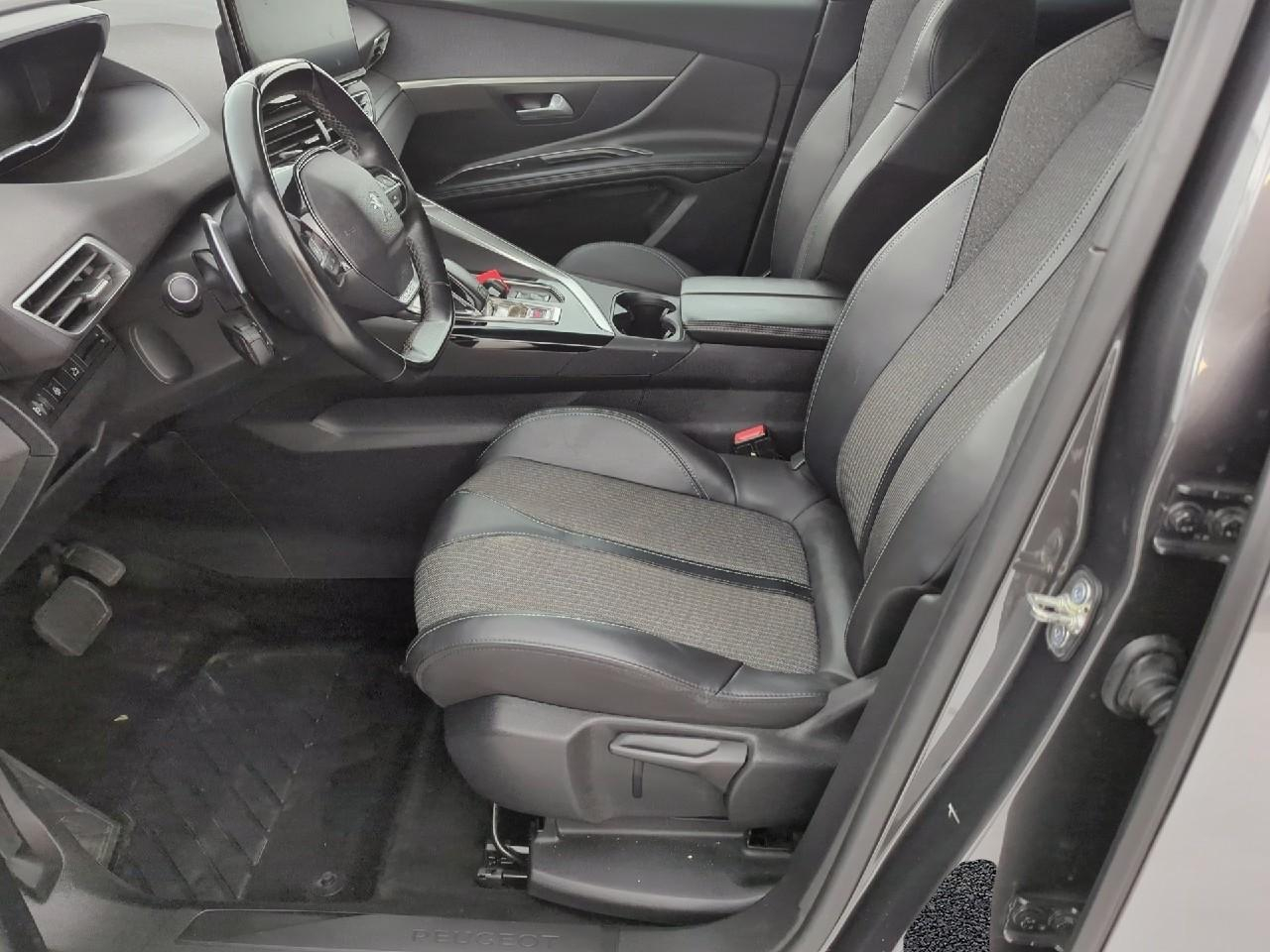 Peugeot 3008 puretech 130ch s&s eat8 allure pack — photo 9