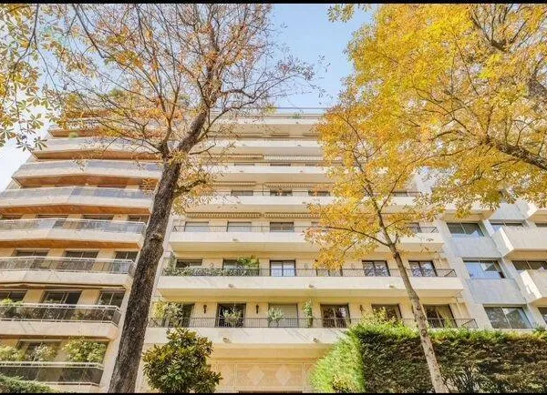 Appartement 6 pièces 200 m²