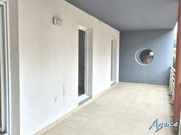 APPARTEMENT T3 TERRASSE & PARKING