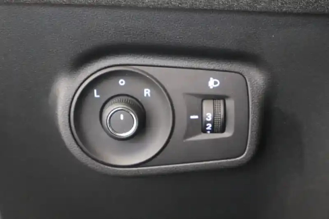 Mg Zs 1.5 l hybrid+ 197 ch — photo 70