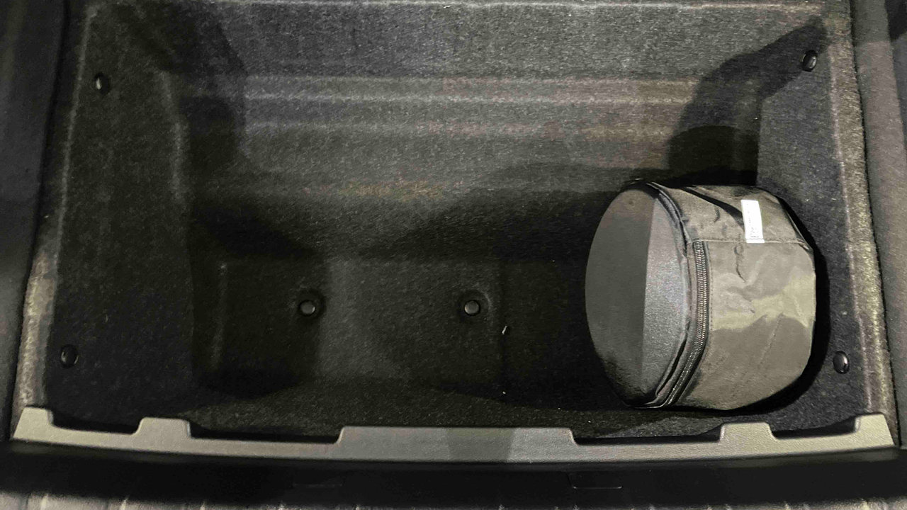 BMW i4 xDrive40 401 ch BVA — photo 27
