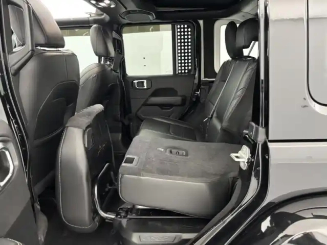 Jeep Wrangler 2.0 t 380ch 4xe overland — photo 11
