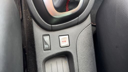 Renault Clio RS Cup 1.6 Turbo 200 EDC6 - N/A – 2018 – 114491 km – Essence – Boîte Automatique — photo 15