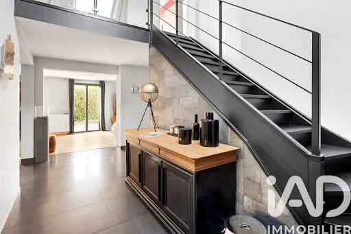 Maison 9 pièces 254 m²