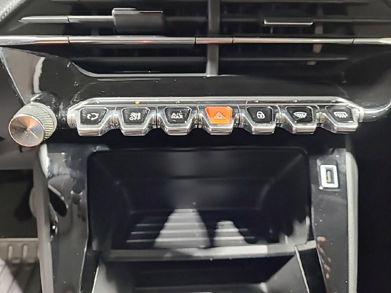 Peugeot 2008 puretech 100 s&s bvm6 active — photo 19