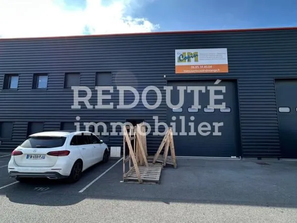 Local industriel 467 m²