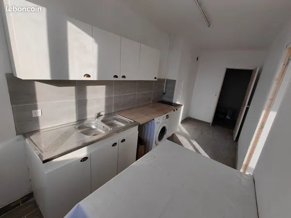 Magnifique chambre colocation face centre commercial