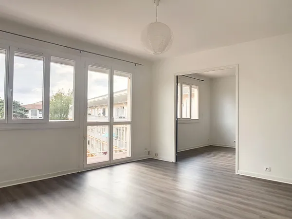 A louer PAU Quartier Peboué Appartement T3 de 65.90 m2 avec balcons, cave et garage