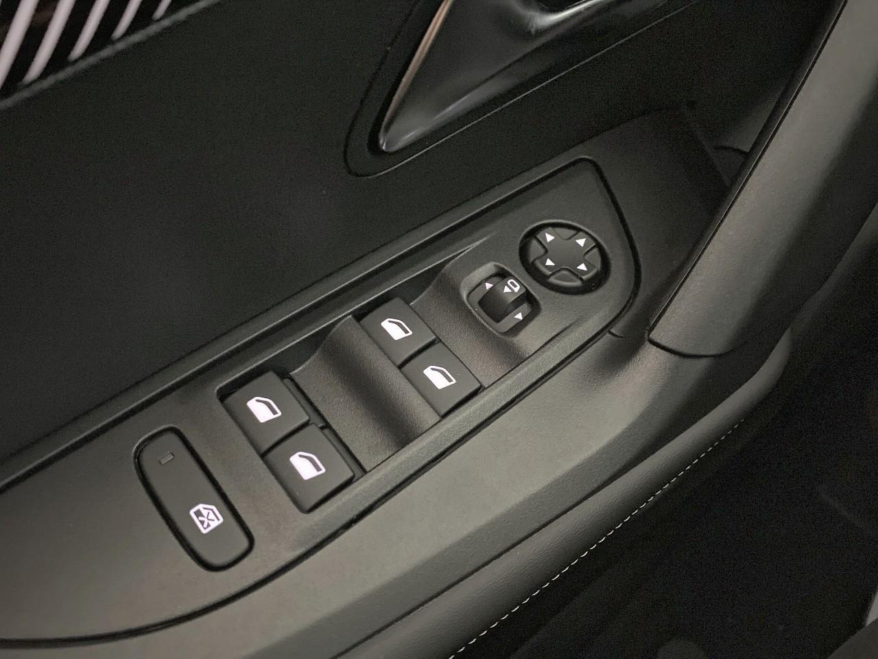 Peugeot 2008 hybrid 145 ch e-dcs6 allure — photo 20