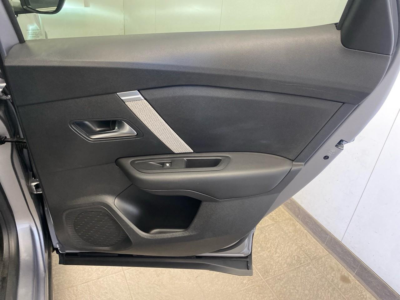 Citroën C4 puretech 130 s&s eat8 shine pack — photo 26