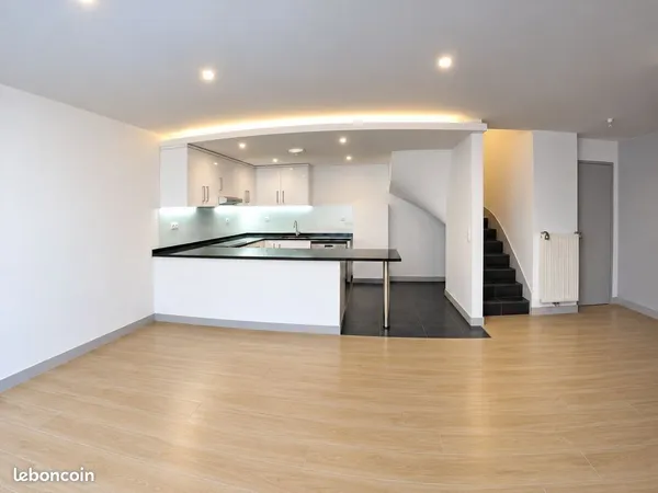 Duplex 4 pièces de 82m² (106m² au sol) à SAGY