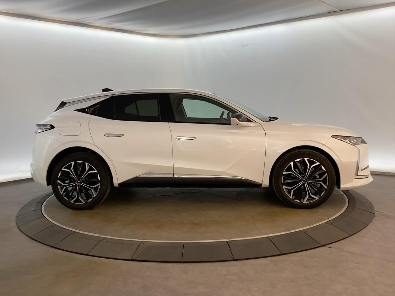 Ds Ds 4 bluehdi 130 eat8 etoile - alcantara — photo 4