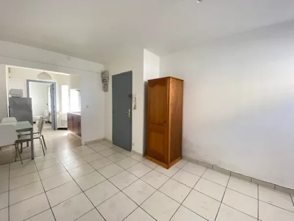 Studio 1 pièce 28 m²