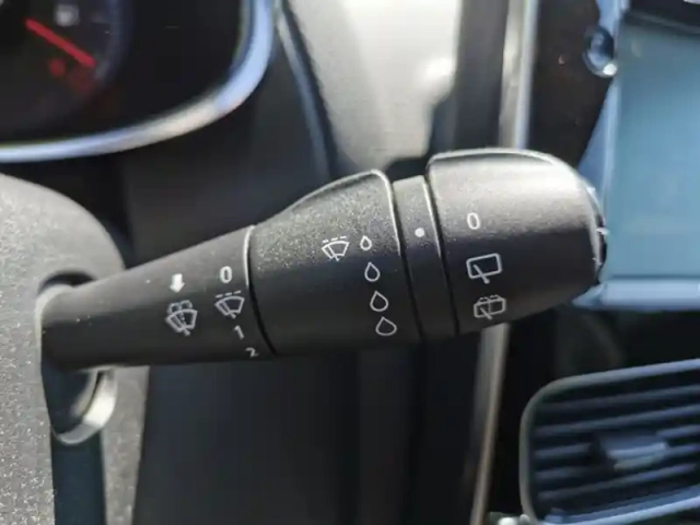 Renault Clio limited 0.9 tce 75 ch bvm5 — photo 16