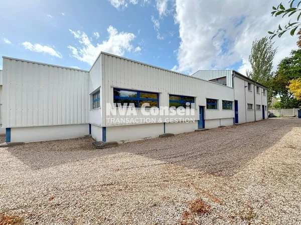 Immeuble industriel 1200 m²