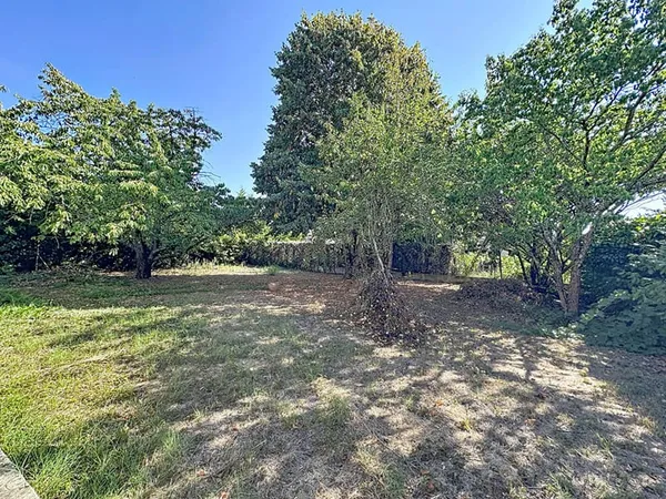 Terrain plat 807 m²