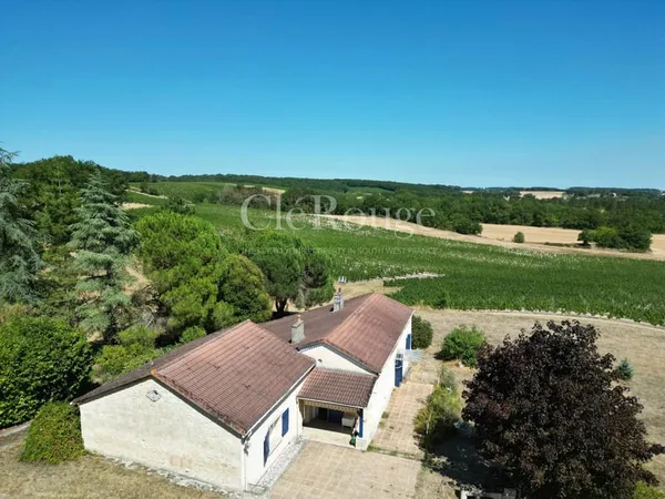 Maison de caractère avec une vue magnifique, entre Eymet et Bergerac