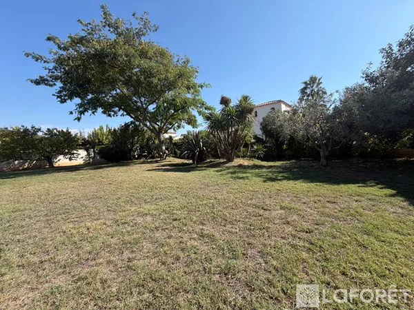 Terrain 412 m²