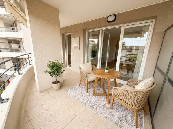 Appartement 2 chambres avec balcon - garage