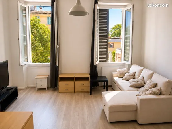 Appartement T1 bis meublé avec alcôve - 36 m² - Pont du Las - Lumineux