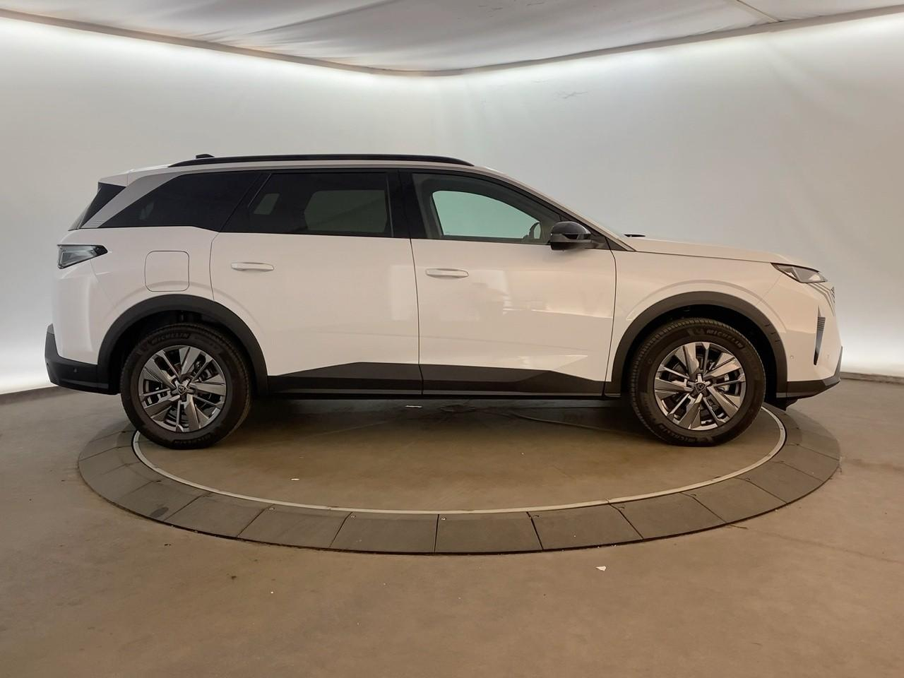 Peugeot 5008 hybrid 145 ch e-dcs6 allure — photo 4