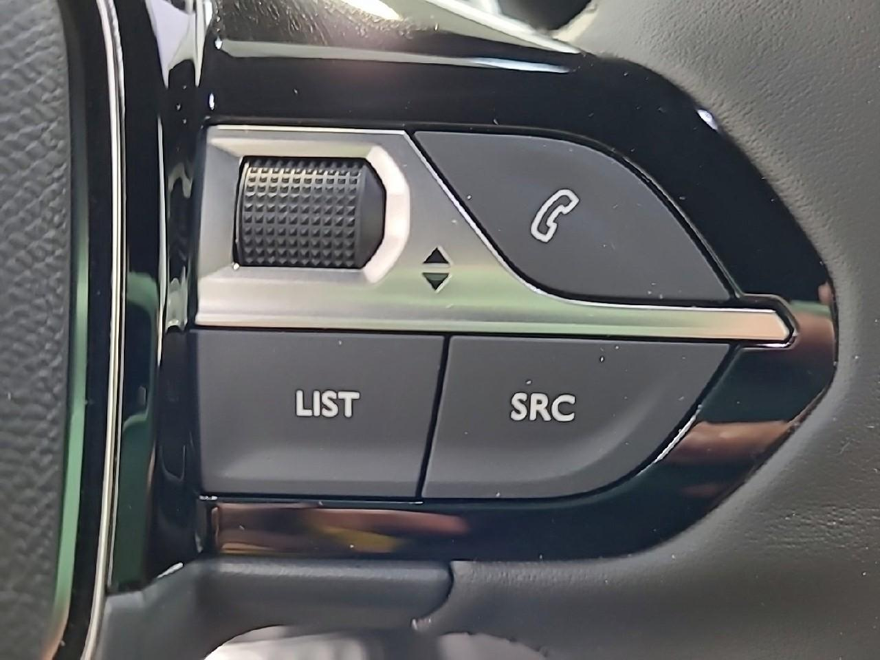 Peugeot 2008 hybrid 145 e-dcs6 allure — photo 20