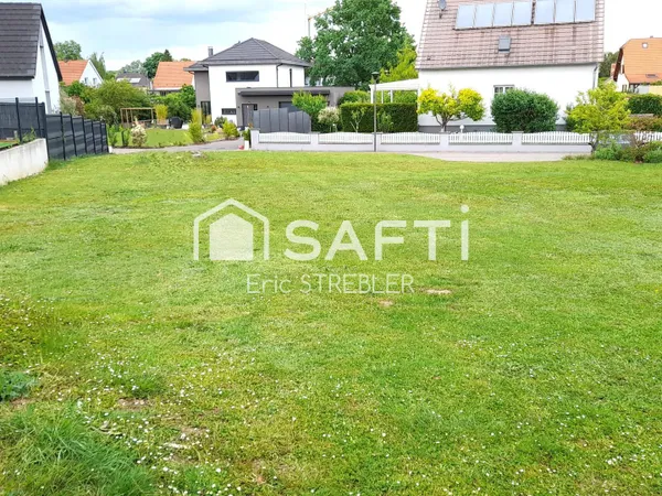 BEAU TERRAIN PLAT EN ZONE RESIDENTIELLE
