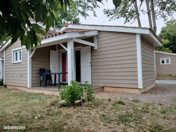 Chalet avec climatisation,dans domaine privé avec piscine