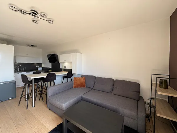 A LOUER - LA SALVETAT SAINT GILLES - Appartement T2 meublé 43 m² avec balcon et 2 places de parking 