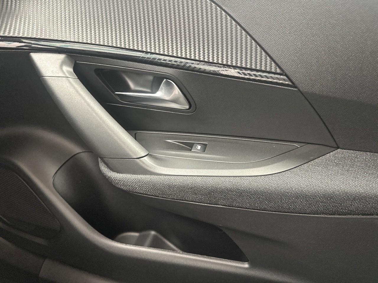 Peugeot 2008 hybrid 145 ch e-dcs6 style — photo 19