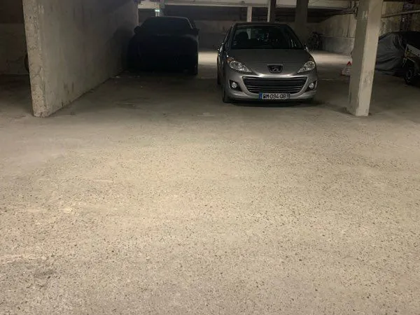 Parking fermé proche gare chantilly