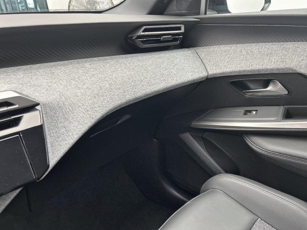 Peugeot 3008 hybrid 145 e-dcs6 allure — photo 29