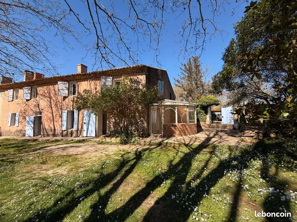 Propriété 6 pièces 181 m²