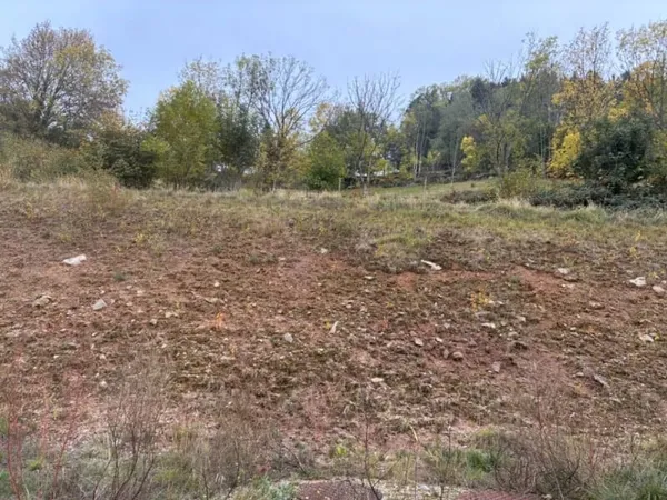 Terrain 843 m²