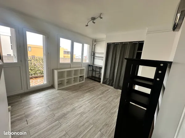 A louer - T1 lumineux avec balcon - Marseille 3éme