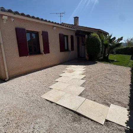 Maison de plain-pied - 3 chambres - 91 m² + véranda - garage et cave - Manosque - 315 000