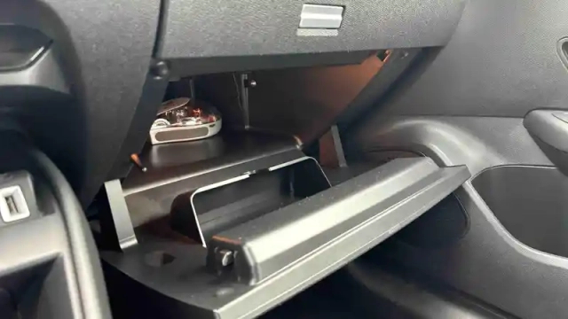 Citroën C4 puretech 130 s&amp;s eat8 — photo 38