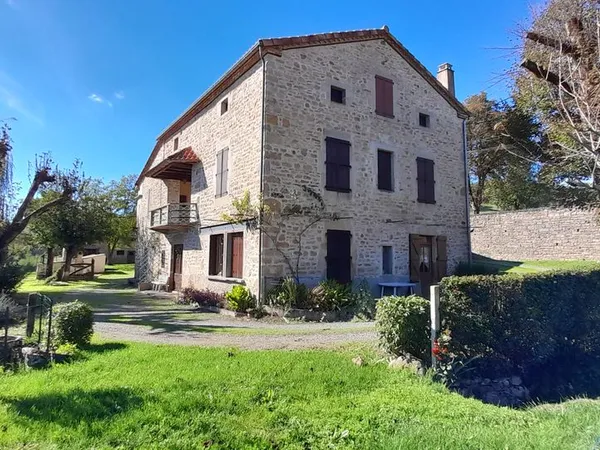 Corps de ferme en pierre
